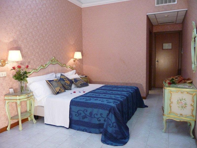 Hotel Romulus Phòng bức ảnh