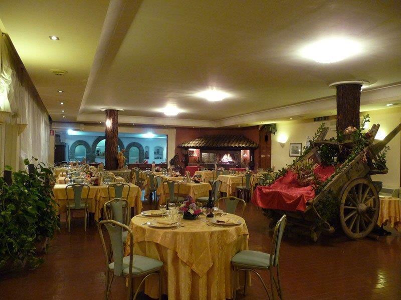 Hotel Romulus Nhà hàng bức ảnh