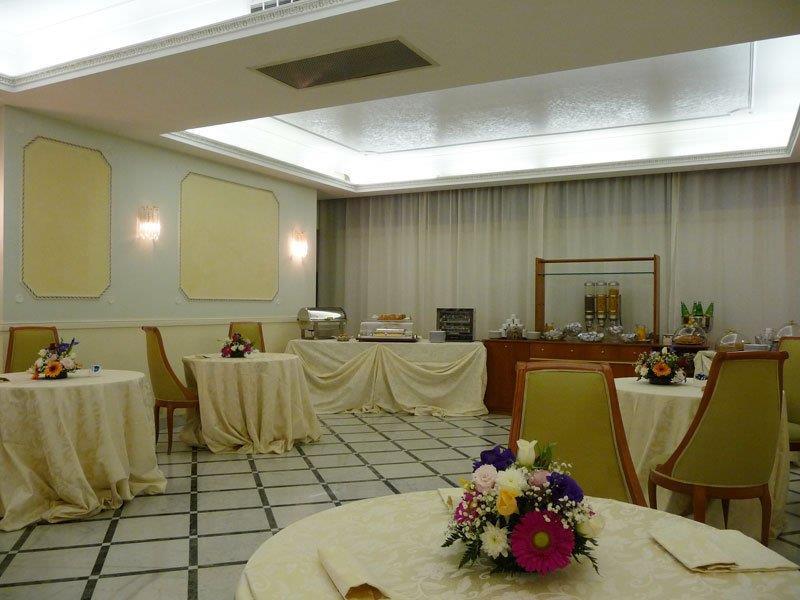 Hotel Romulus Nhà hàng bức ảnh