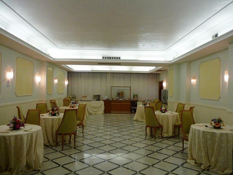Hotel Romulus Nhà hàng bức ảnh