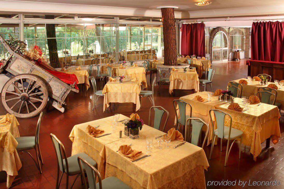 Hotel Romulus Nhà hàng bức ảnh