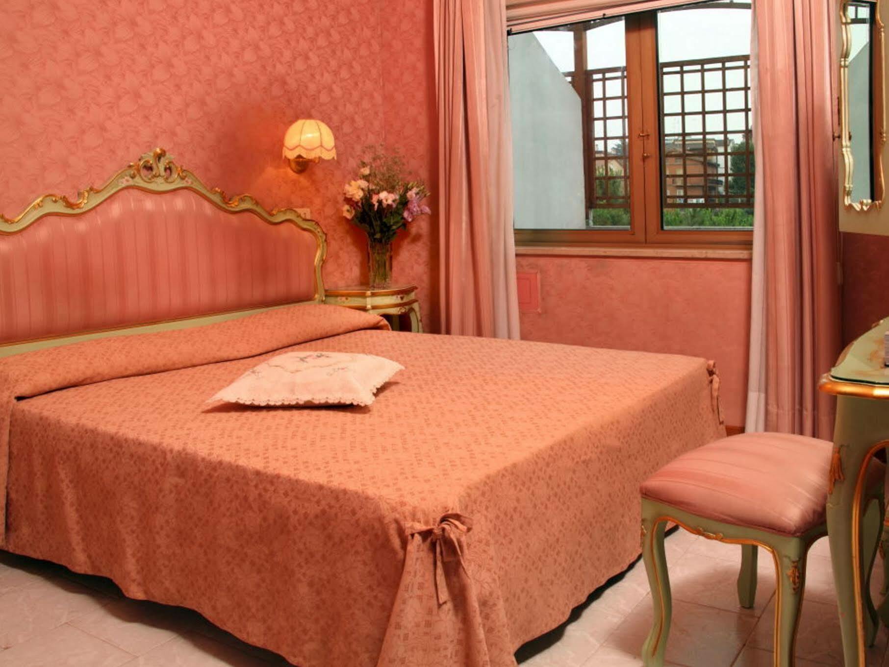 Hotel Romulus Ngoại thất bức ảnh